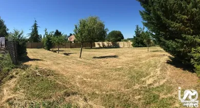 Land in LES ÉCRENNES (77820)