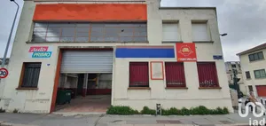 Building at BORDEAUX (33300)