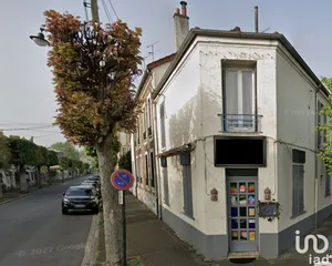 Commercial walls at CORBEIL-ESSONNES (91100)