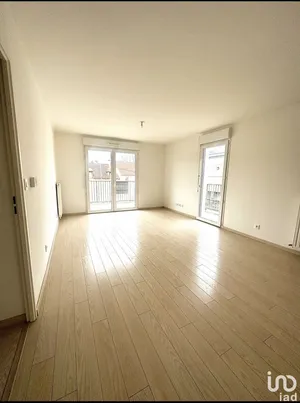 Apartment in VILLENOY (77124)