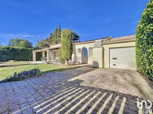House at CABANNES (13440)