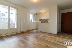 Apartment in VAUX-SUR-SEINE (78740)