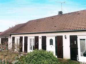 House at DORDIVES (45680)
