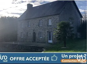 House at MONTHUCHON (50200)
