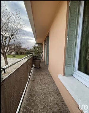 Appartement à Saint-Julien-les-Villas (10800)