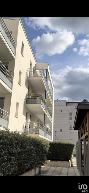Apartment at SAINT-CYR-L'ÉCOLE (78210)