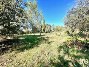 Land at ORANGE (84100)