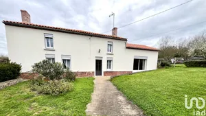 Maison à LE POIRÉ-SUR-VIE (85170)