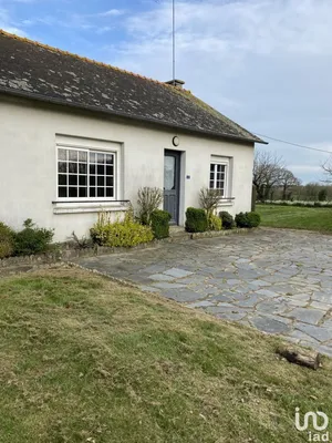 Traditional house at BAZOUGES-LA-PÉROUSE (35560)