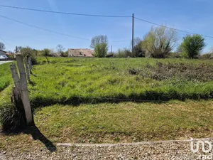 Land at NIEUL-LE-VIROUIL (17150)