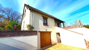 Traditional house at YMERAY (28320)