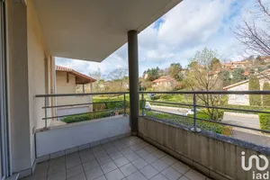 Apartment at SAINTE-FOY-LÈS-LYON (69110)