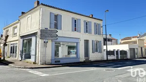 Commercial at FOURAS (17450)
