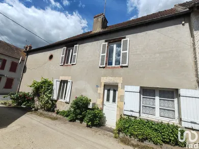 Traditional house at VILLENEUVE-SUR-ALLIER (03460)