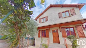 Appartement à VILLENEUVE-LE-ROI (94290)