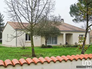 House at AIFFRES (79230)