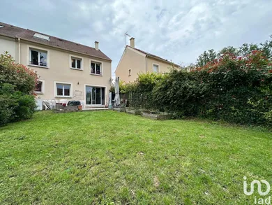 House at RAMBOUILLET (78120)