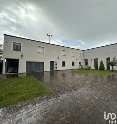Local d’activité à SAINT-FARGEAU-PONTHIERRY (77310)