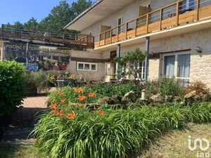 Hôtel-restaurant à SAINT-GENIÈS (24590)