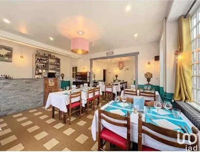 Hôtel-restaurant à L'AIGLE (61300) — 3/19