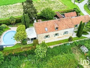 Longere at VERNEUIL-L'ÉTANG (77390)