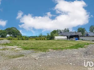 Land at PLUDUNO (22130)