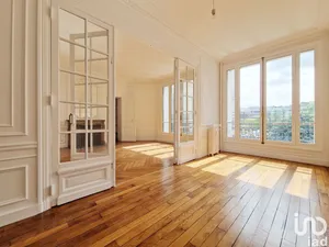 Apartment at PARIS (75014)