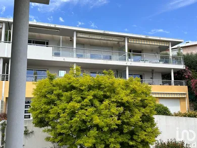 Apartment in SAINT-LAURENT-DU-VAR (06700)