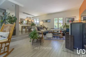 House at MAULE (78580)