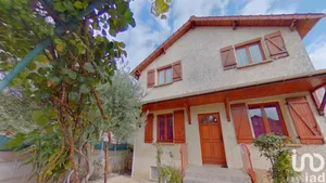 Apartment at VILLENEUVE-LE-ROI (94290)