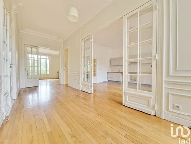 Apartment at PARIS (75014)