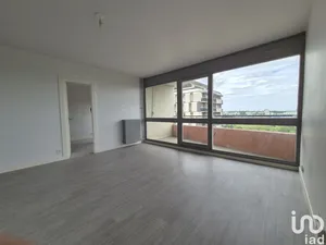 Apartment in LE MÉE-SUR-SEINE (77350)