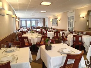 Hôtel-restaurant à PARAY-LE-MONIAL (71600)