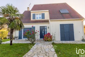 House at MAULE (78580)