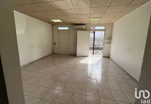 Commercial walls at BAIE-MAHAULT (97122)