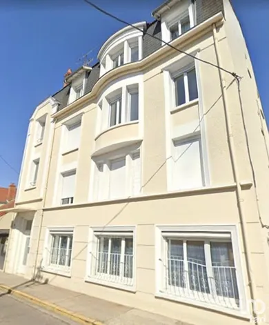 Building at MONTLUÇON (03100)