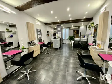 Commercial at NEMOURS (77140)