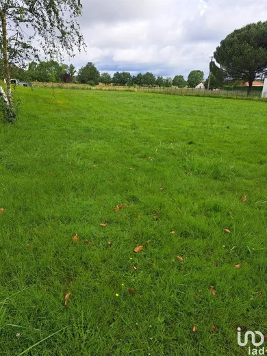 Terrain à LACOURT-SAINT-PIERRE (82290)