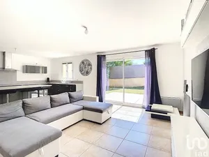 House at VILLENEUVE (04180)