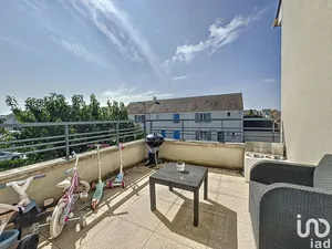 Apartment at SAINT-PIERRE-DU-PERRAY (91280)