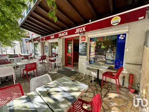 Bar-brasserie à CHALAIS (16210)