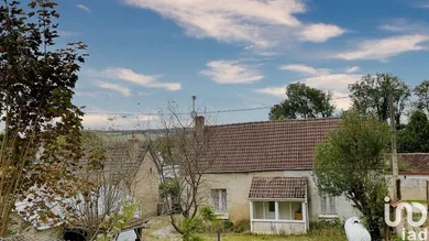 House at NOÉ (89320)