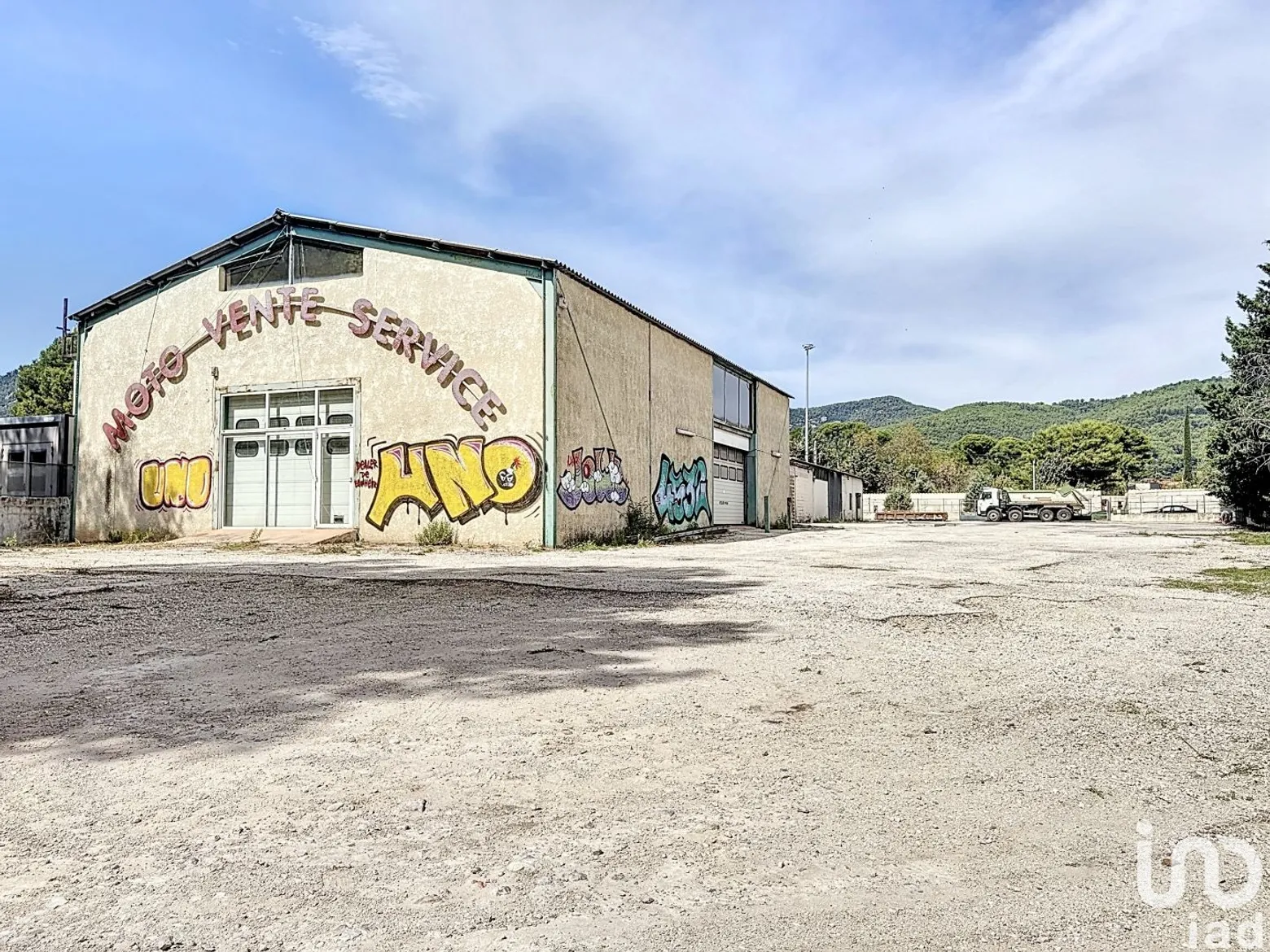 local à La Farlède