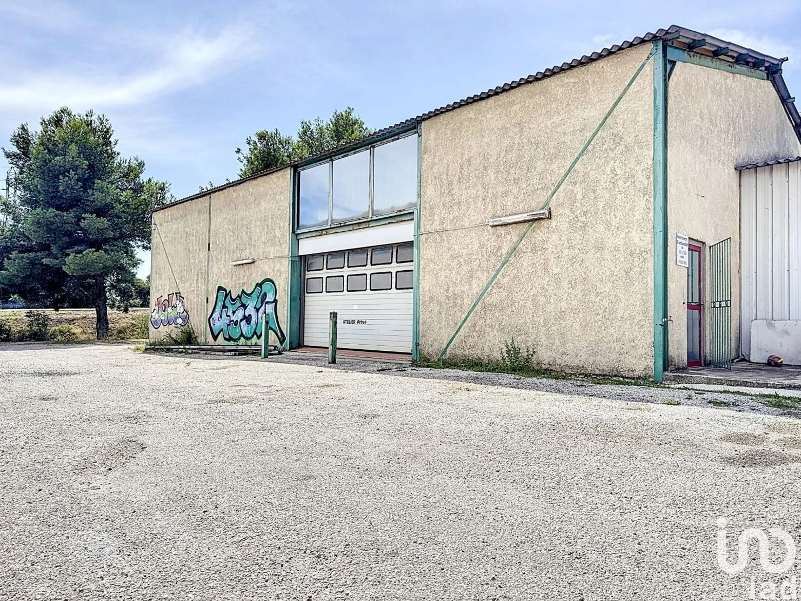 Local d’activité de 680 m² à LA FARLÈDE (83210) — 2