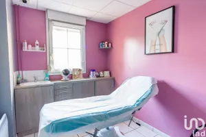 Boutique/Local commercial à MONTIGNY-LE-BRETONNEUX (78180)