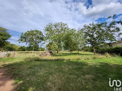 Land at VAL EN VIGNES (79290)