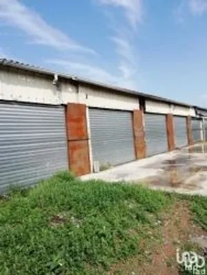 Commercial walls at CALAIS (62100)