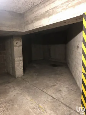 Parking at POISSY (78300)