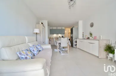 Appartement à CANNES-ÉCLUSE (77130)