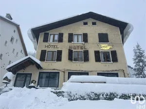 Building at EAUX-BONNES (64440)
